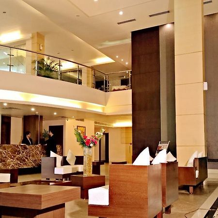 Kiranshree Portico Hotel Гувахати Екстериор снимка