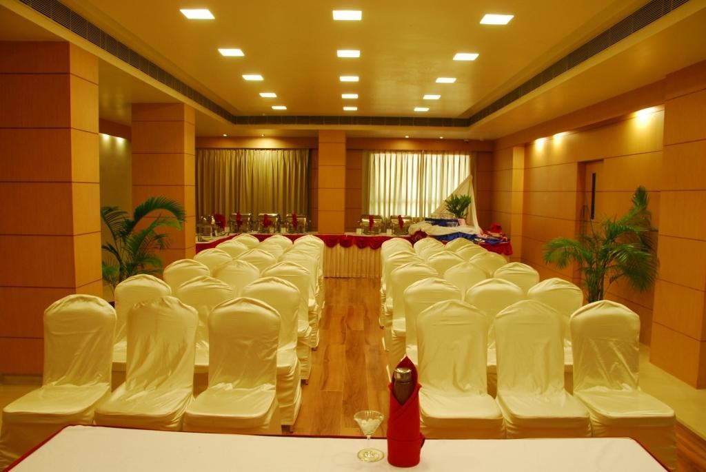 Kiranshree Portico Hotel Гувахати Екстериор снимка